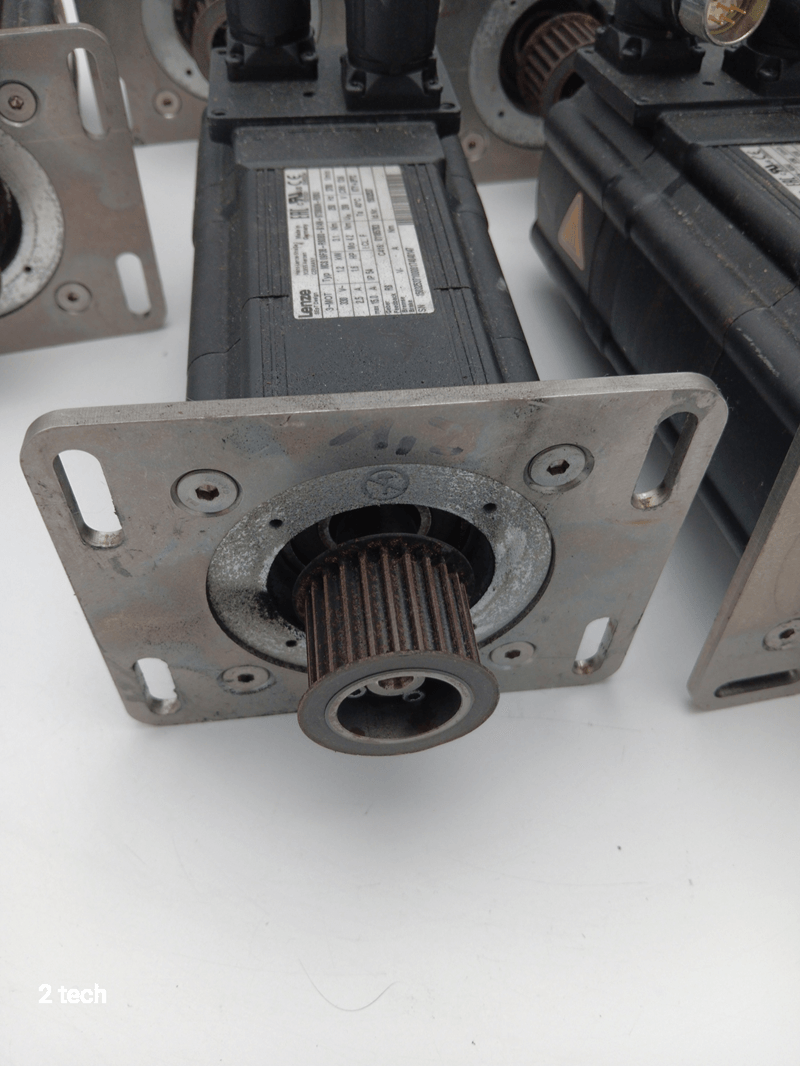 Servomoteur LENZE 3-MOT MCS 09F38-RS0B0-B14N-ST5S00N-ROSU – Image 3