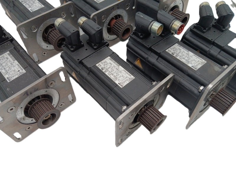 Servomoteur LENZE 3-MOT MCS 09F38-RS0B0-B14N-ST5S00N-ROSU – Image 6