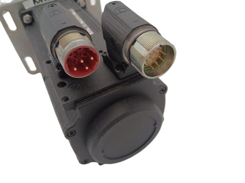 Servomoteur LENZE 3-MOT MCS 09F38-RS0B0-B14N-ST5S00N-ROSU – Image 4